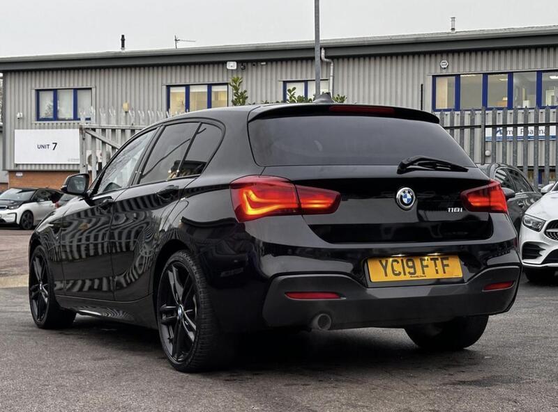 BMW 1 SERIES