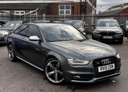 AUDI S4 3.0 TFSI V6 Black Edition 