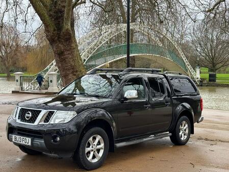 NISSAN NAVARA 2.5 dCi Tekna