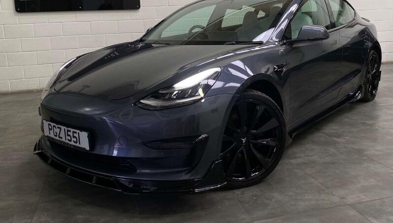 TESLA MODEL 3