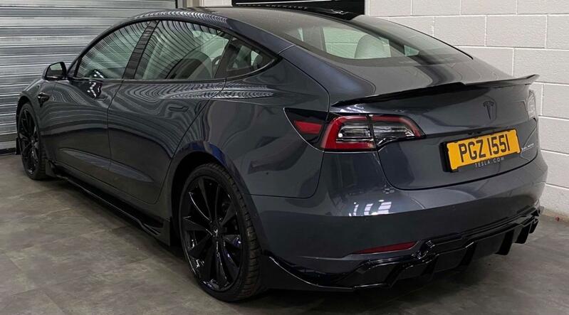 TESLA MODEL 3
