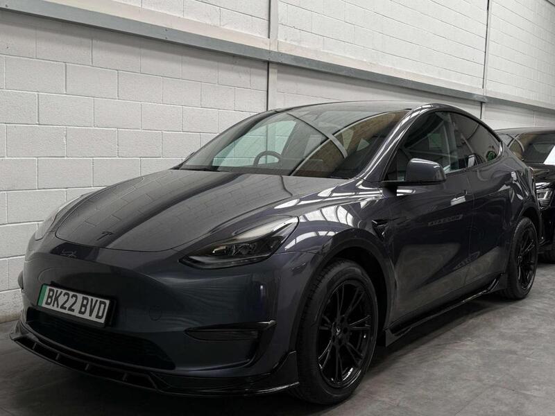 TESLA MODEL Y