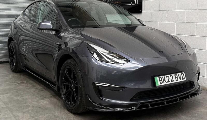 TESLA MODEL Y