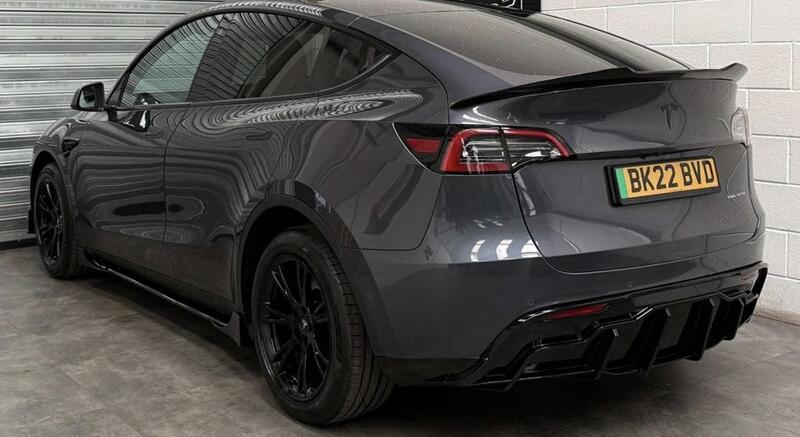 TESLA MODEL Y