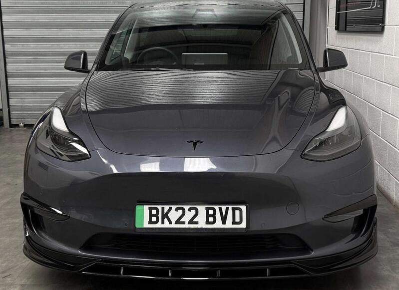 TESLA MODEL Y