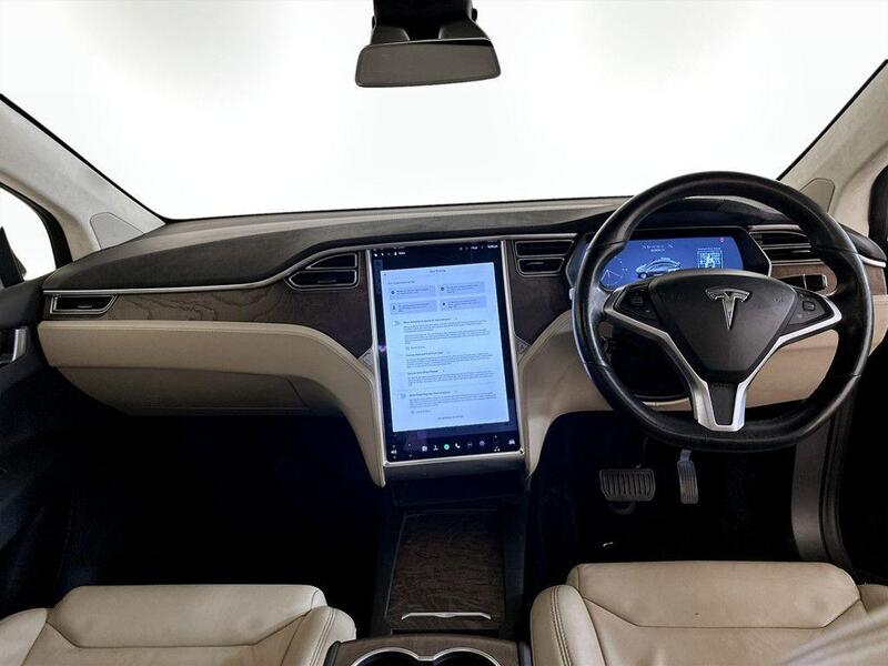 TESLA MODEL X