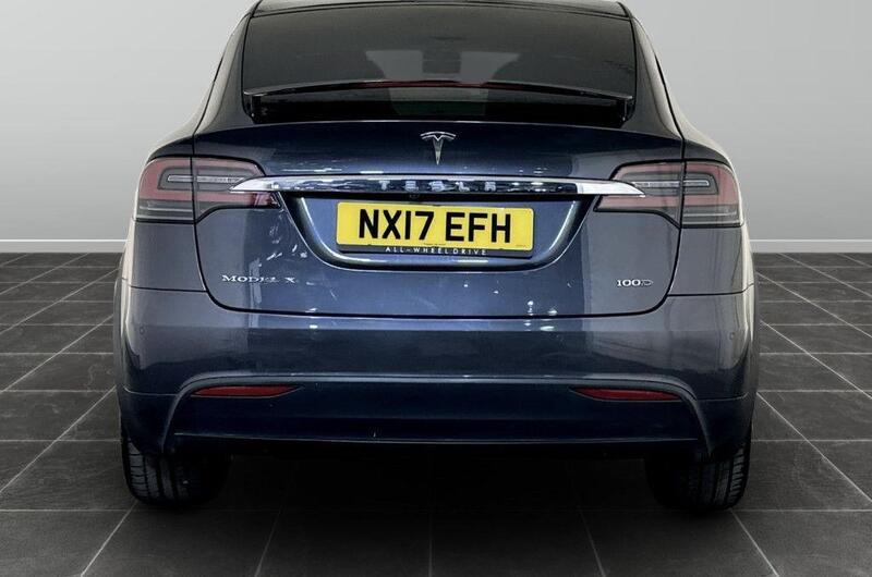 TESLA MODEL X