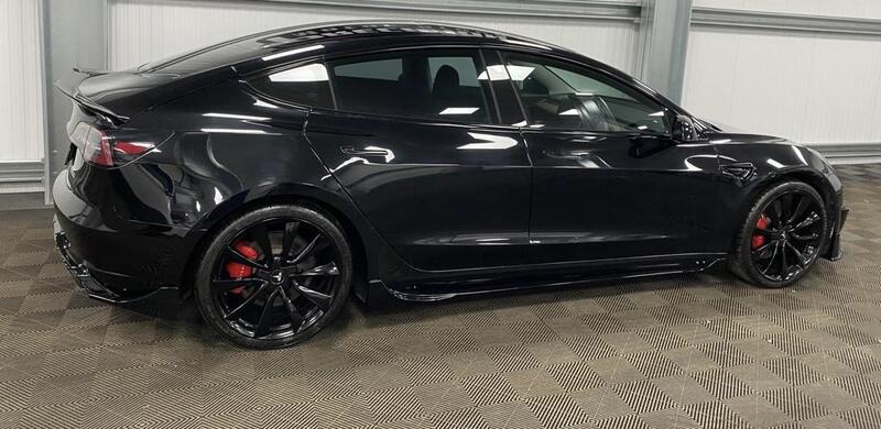 TESLA MODEL 3