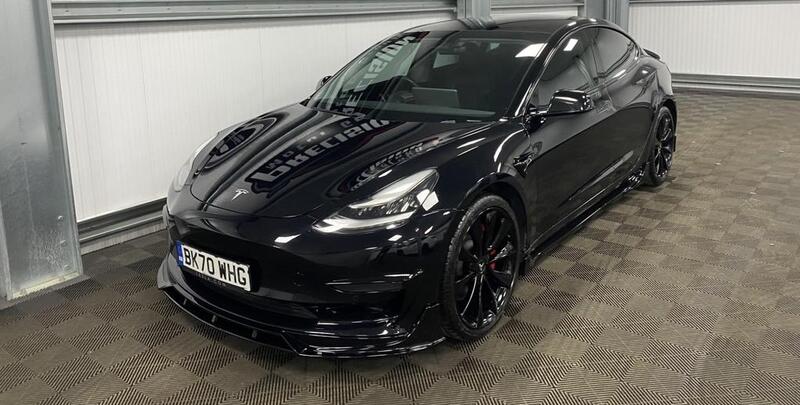 TESLA MODEL 3