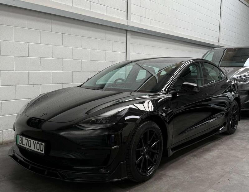 TESLA MODEL 3