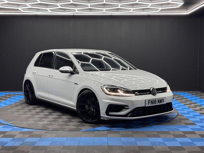 VOLKSWAGEN GOLF 2.0 TSI R
